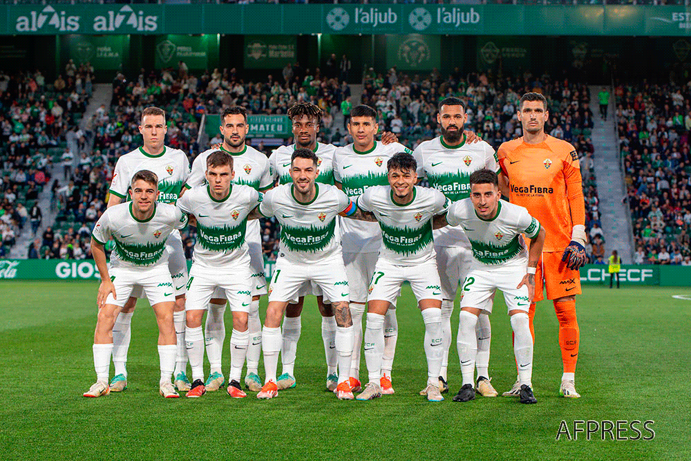El Real Oviedo vence por 0-2 al Elche CF en el Martínez Valero